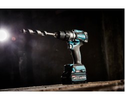 Аккумуляторная дрель-шуруповерт Makita XGT DF001GD201-foto10