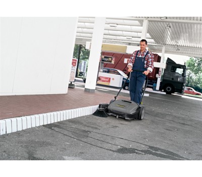 Подметальная машина Karcher KM 70/15 C Подметальная машина Karcher KM 70/15 C