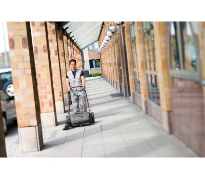 Подметальная машина Karcher KM 70/15 C Подметальная машина Karcher KM 70/15 C